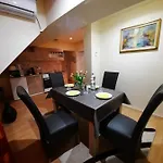 Harmonia Vendeghaz 아파트 *