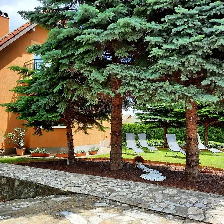 Harmonia Vendeghaz Apartment *