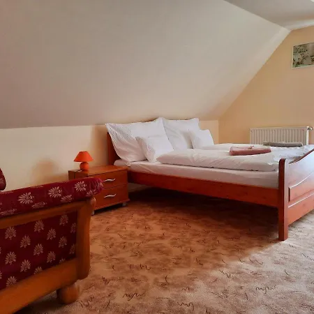 Harmonia Vendeghaz Apartment