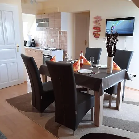 Harmonia Vendeghaz Apartment